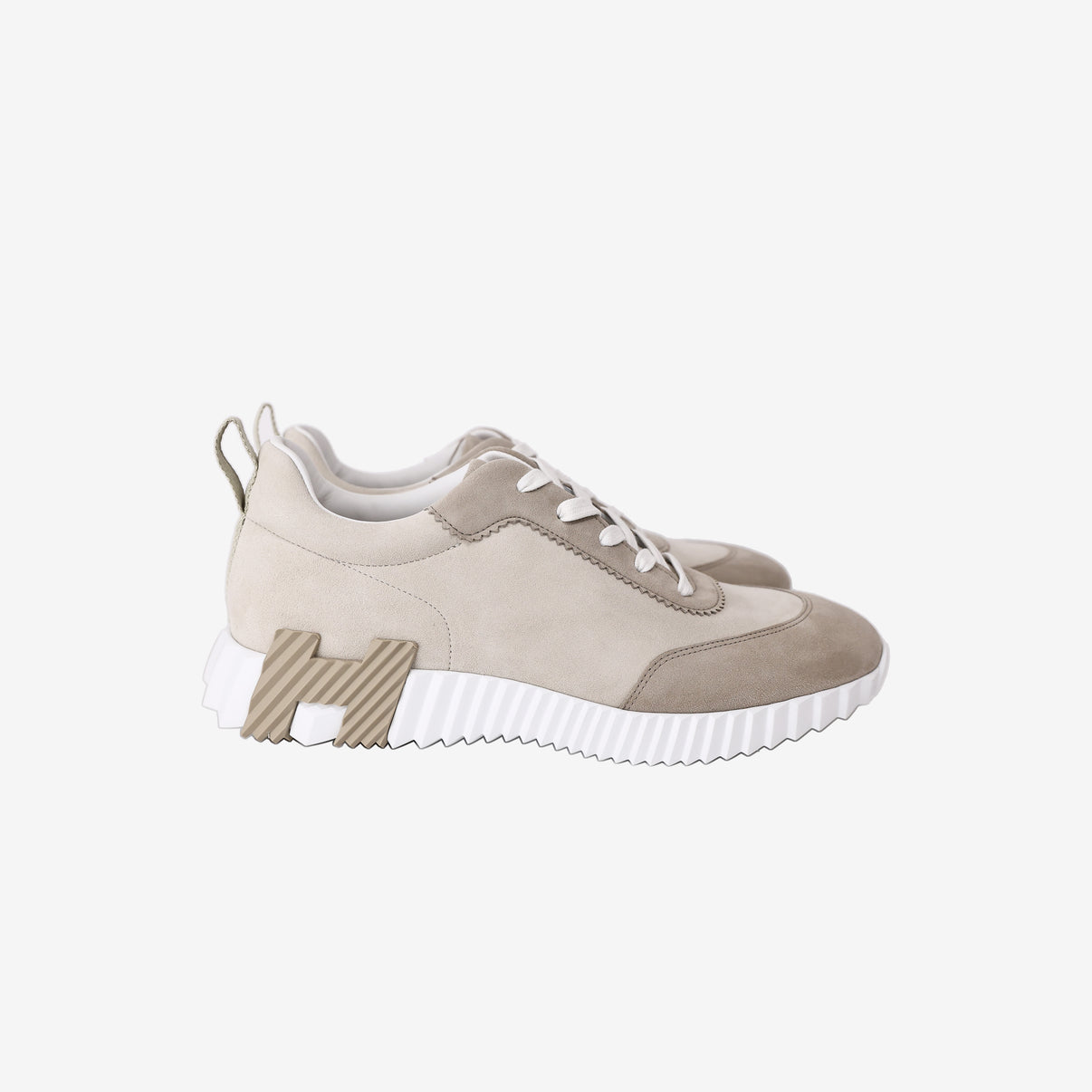 Hermes shoesHermès Bouncing Sneakers in Beige Calfskin and Suede Goatskin side view
