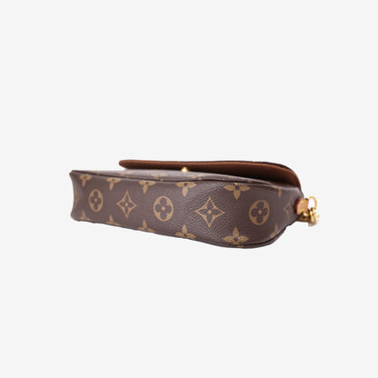 Louis Vuitton Ivy Wallet on Chain in Monogram Canvas