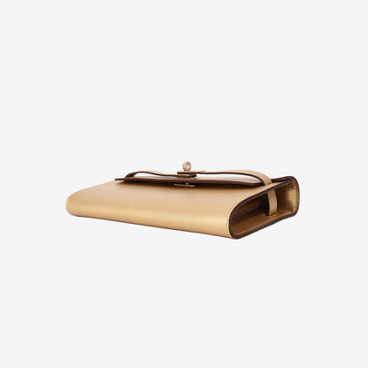 Hermès Kelly To Go in Doré Chèvre Chamkilight with Gold Hardware