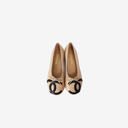 Chanel 2026 Coco Beach Cambon Ballet Flats in Beige/Black Lambskin (Size 38) (Contact to Enquire)