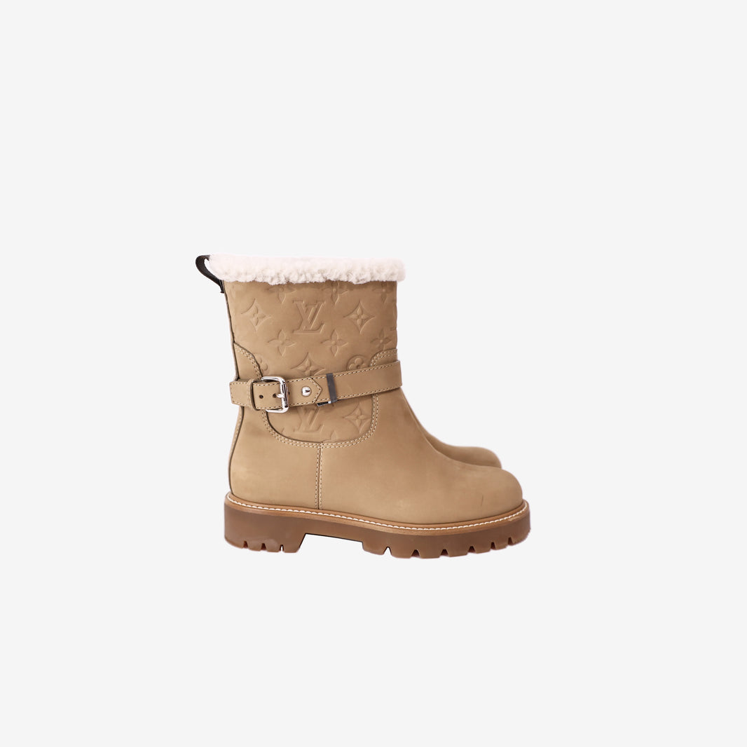 Louis Vuitton Territory Beige Leather Ankle Boots (Size 36.5)