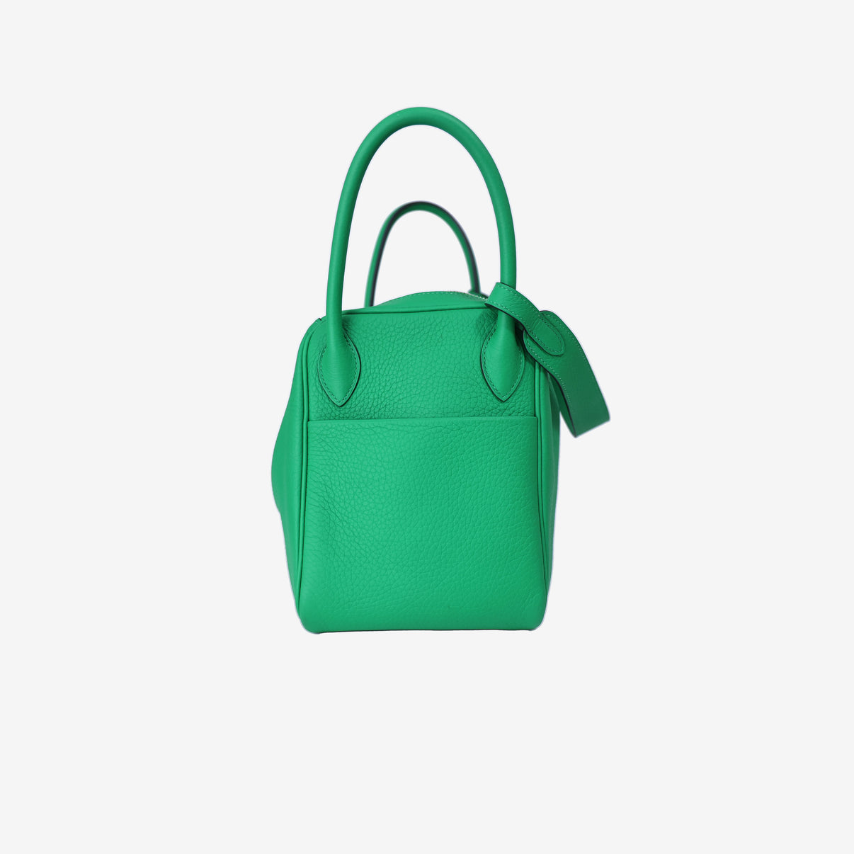 Hermès Lindy 26 in Bamboo Clemence Leather with Palladium Hardware side view