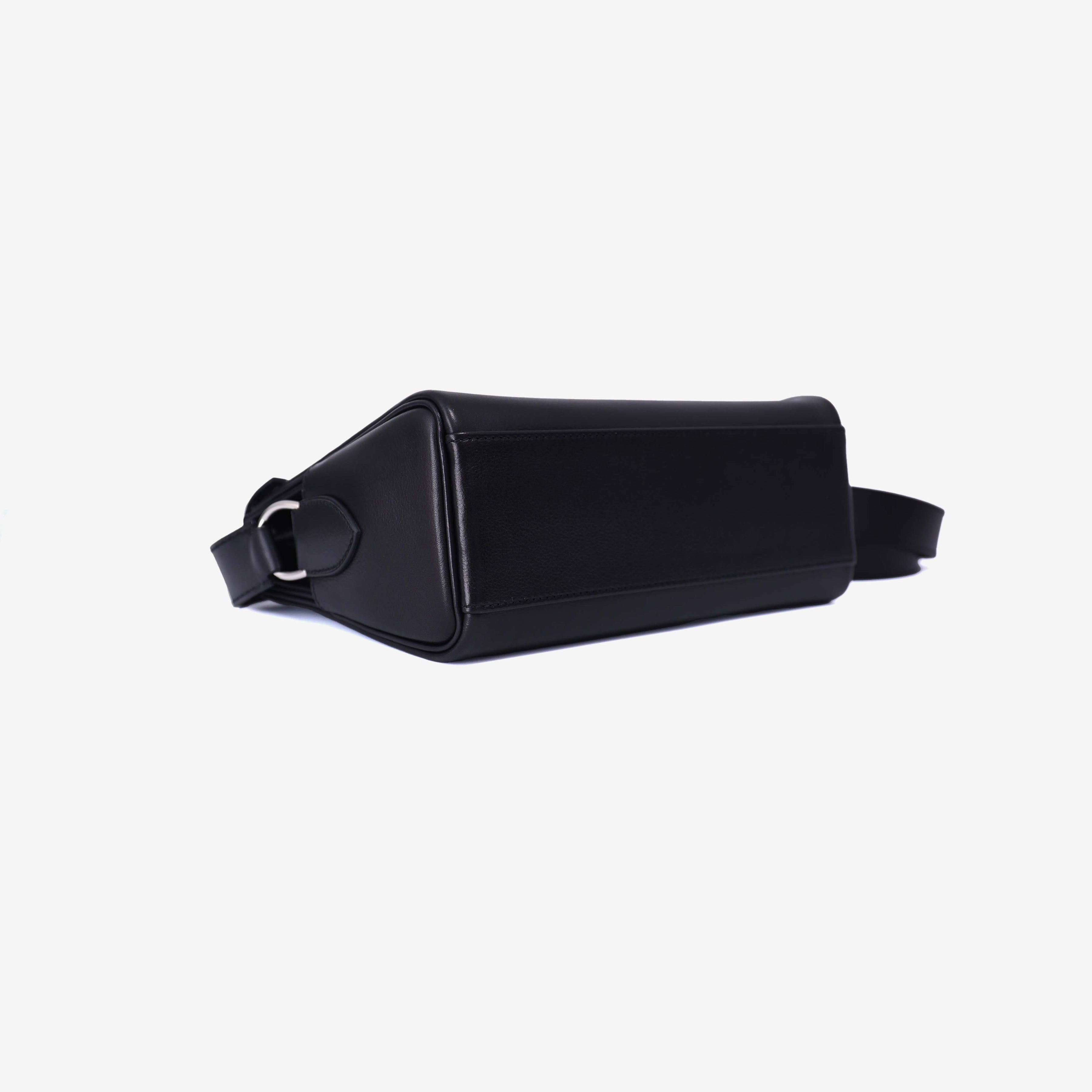 Hermès Kelly Messenger in Noir Evergrain Leather with Palladium Hardware bottom side view