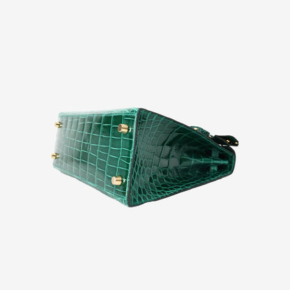 Hermès Kelly 25 in Vert Émeraude Shiny Alligator with Gold-Plated Hardware