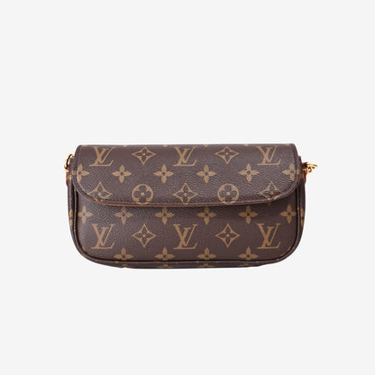 Louis Vuitton Ivy Wallet on Chain in Monogram Canvas