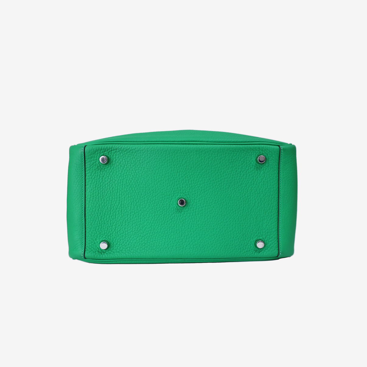Hermès Lindy 26 in Bamboo Clemence Leather with Palladium Hardware bottom view