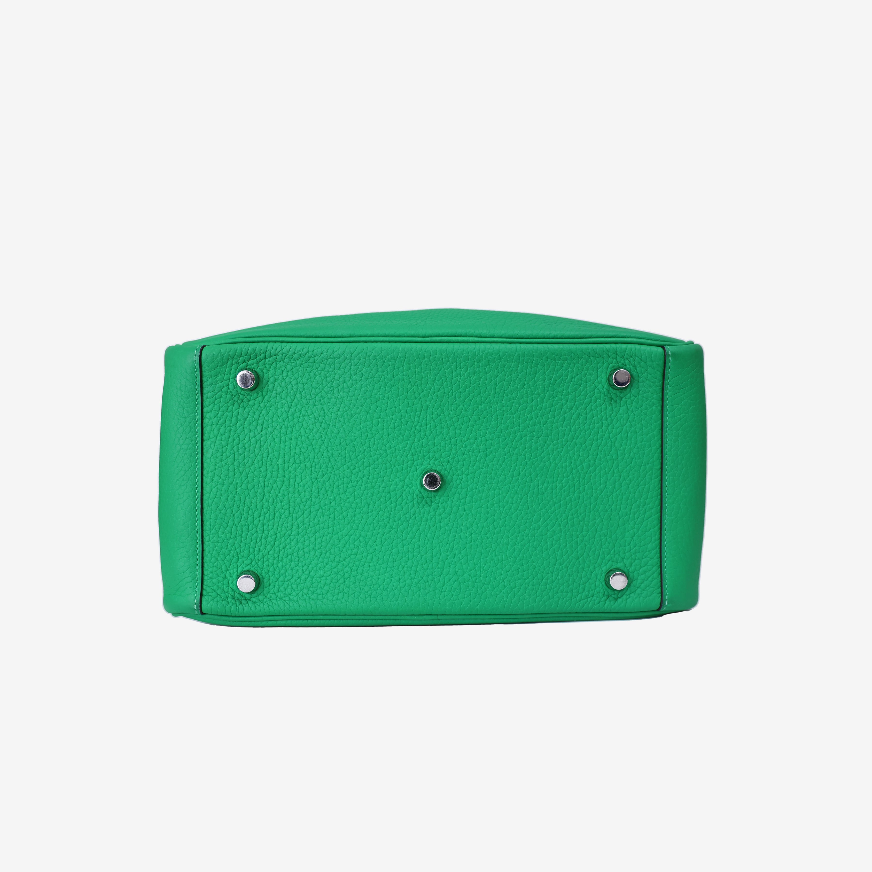 Hermès Lindy 26 in Bamboo Clemence Leather with Palladium Hardware bottom view