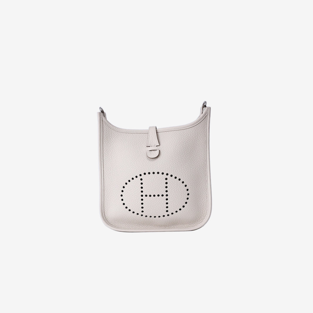Hermès Evelyne 23 in Craie Clemence Leather with Palladium-Plated Hardware
