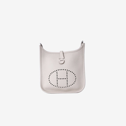 Hermès Evelyne 23 in Craie Clemence Leather with Palladium-Plated Hardware