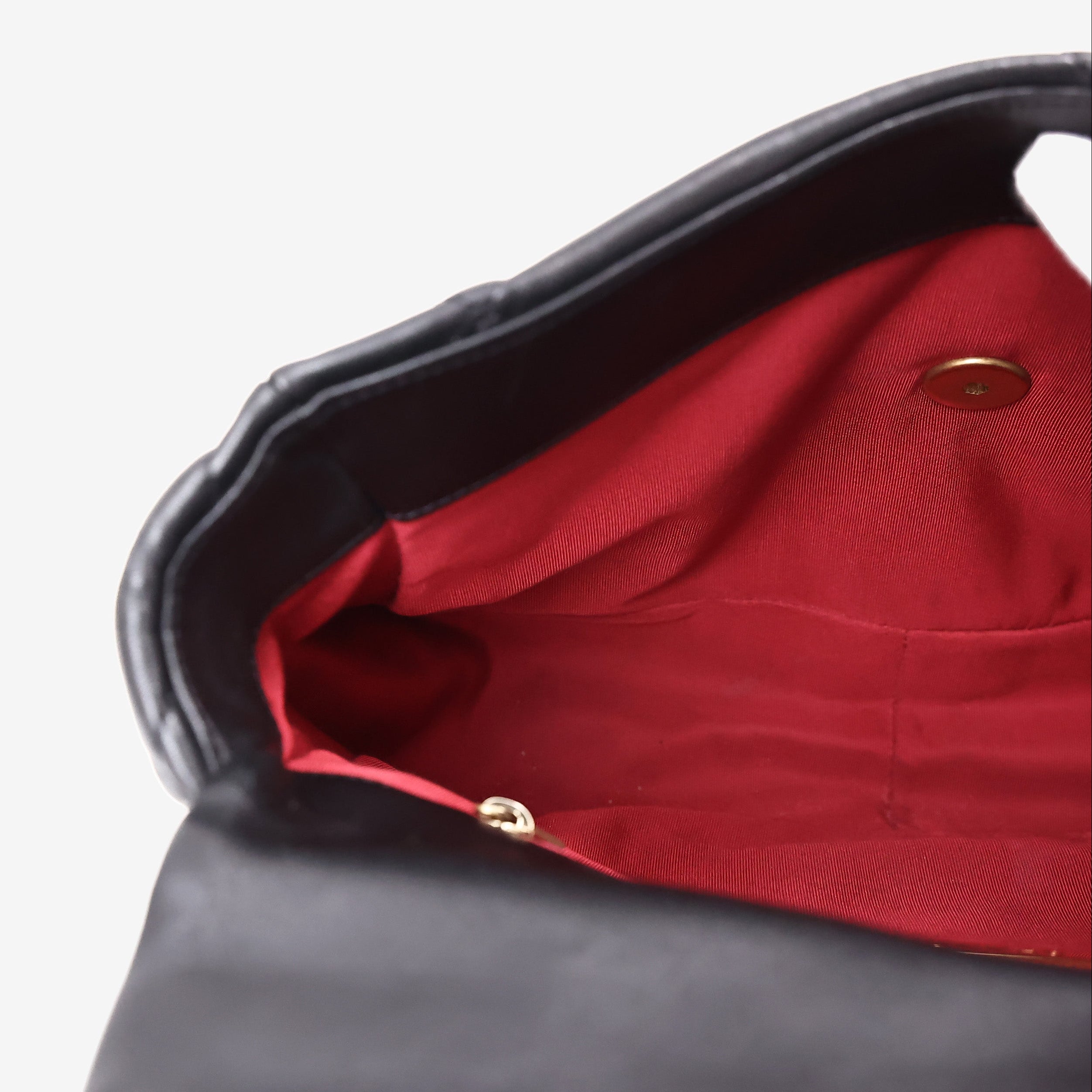 Chanel 19 Medium Flap Bag in Black Goatskin Leather with Mixed Hardware interior view