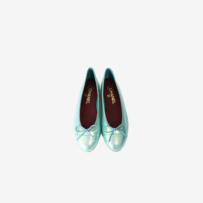 Chanel 26K Ballet Flats in Iridescent Turquoise Leather (Size 36)