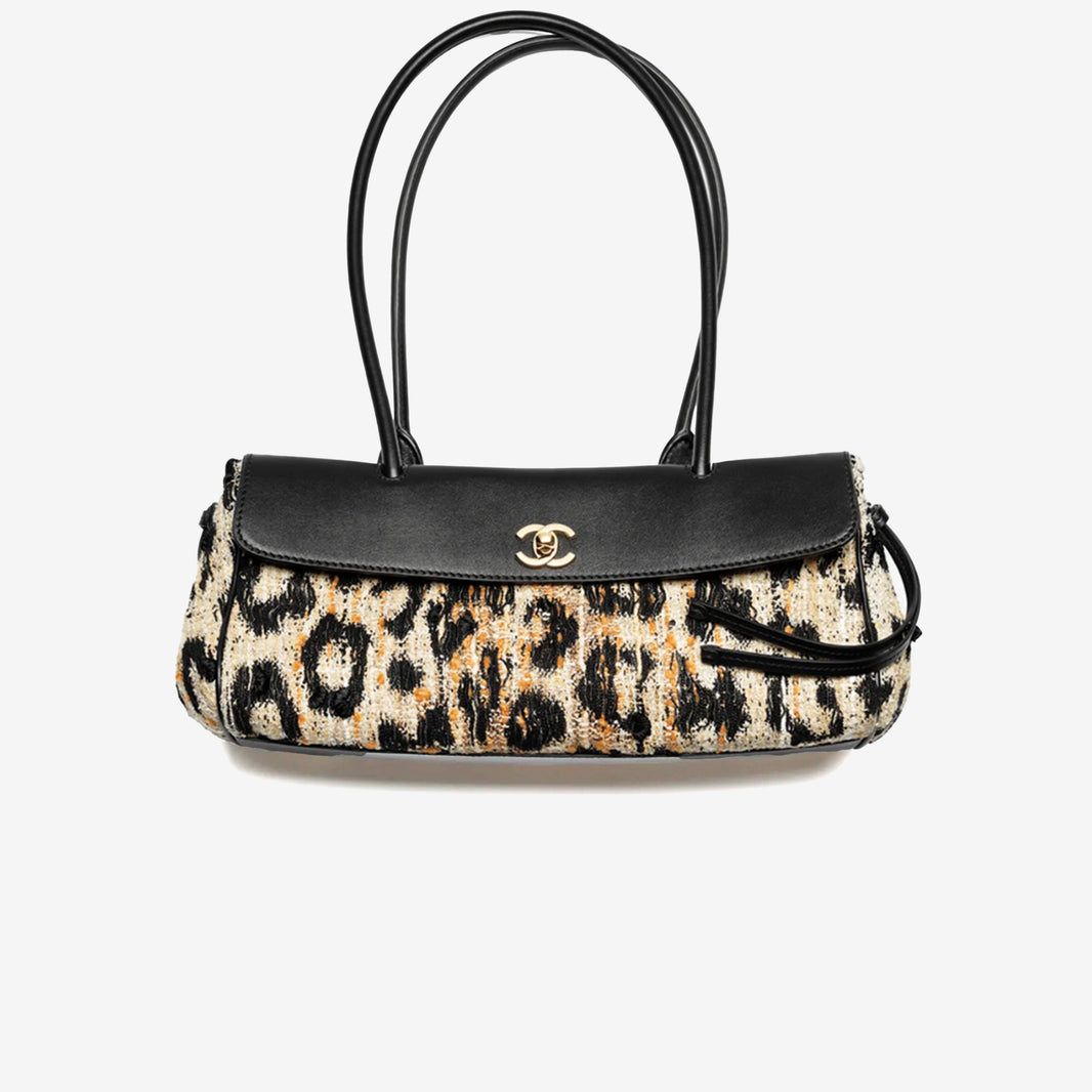 Chanel Métiers d'Art 2026 Small Tote in Brown/Black/White Tweed/Mixed Fibres/Calfskin Leather with Gold Hardware