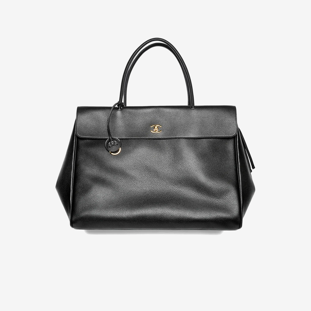 Chanel Métiers d’Art 2026 Large Tote in Black Grained Calfskin Leather with Gold-Tone Metal (AS6289-B24248-94305)