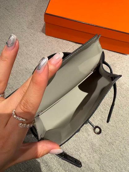 *PRISTINE* Hermès Mini Kelly 20 in Noir Epsom Leather with Palladium-Plated Hardware